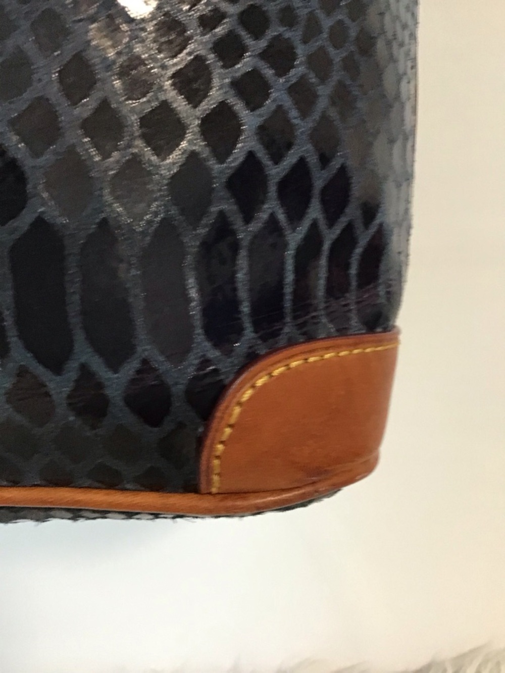 DOONEY & BOURKE Dark Blue Exotic Leather Tan Straps Tote Excellent - Picture 8 of 16